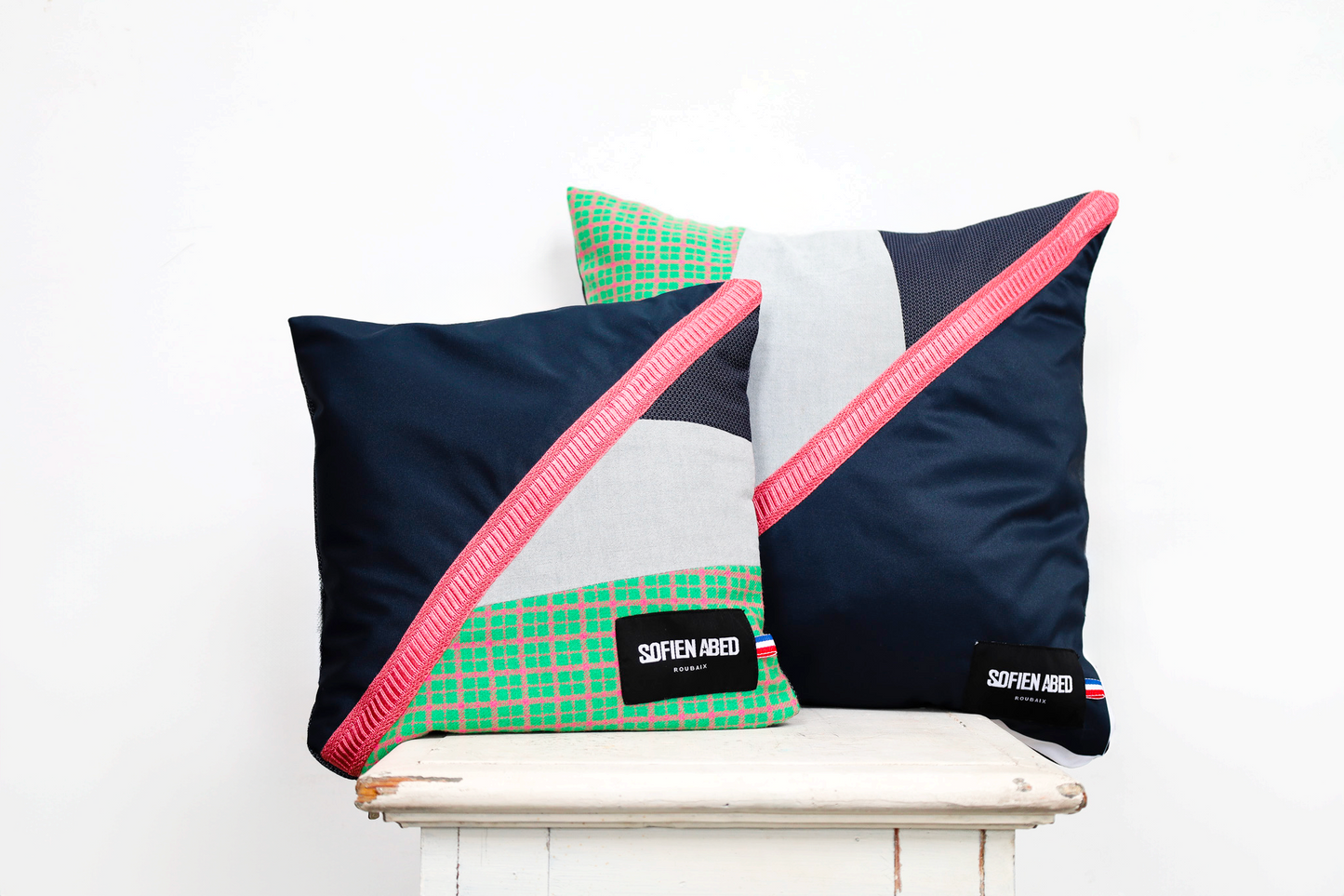 COUSSIN D'INTÉRIEUR UPCYCLÉ DÉTAIL ROSE GRAND - PIÈCE UNIQUE