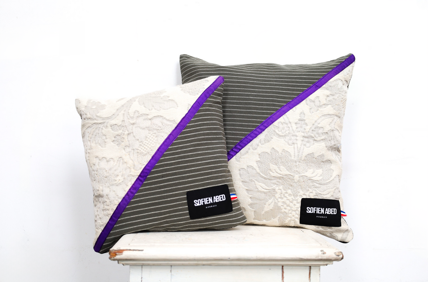 COUSSIN D'INTÉRIEUR UPCYCLÉ DÉTAIL VIOLET PETIT - PIÈCE UNIQUE