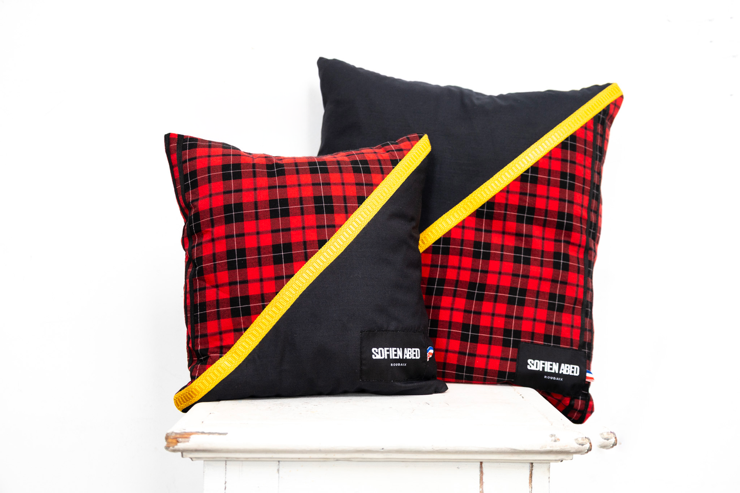 COUSSIN D'INTÉRIEUR UPCYCLÉ DÉTAIL JAUNE GRAND - PIÈCE UNIQUE