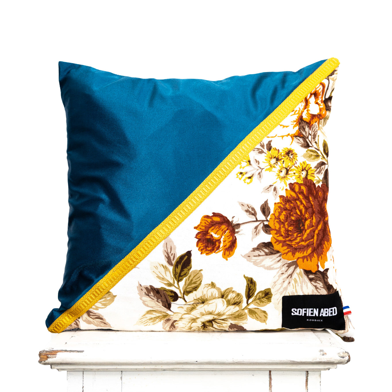 COUSSIN D'INTÉRIEUR UPCYCLÉ DÉTAIL FLORAL GRAND - PIÈCE UNIQUE