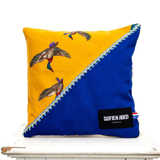 COUSSIN D'INTÉRIEUR UPCYCLÉ DÉTAIL OISEAU PETIT - PIÈCE UNIQUE