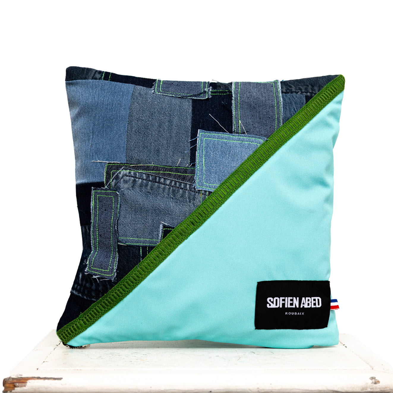 COUSSIN D'INTÉRIEUR UPCYCLÉ DÉTAIL PATCHWORK PETIT - PIÈCE UNIQUE