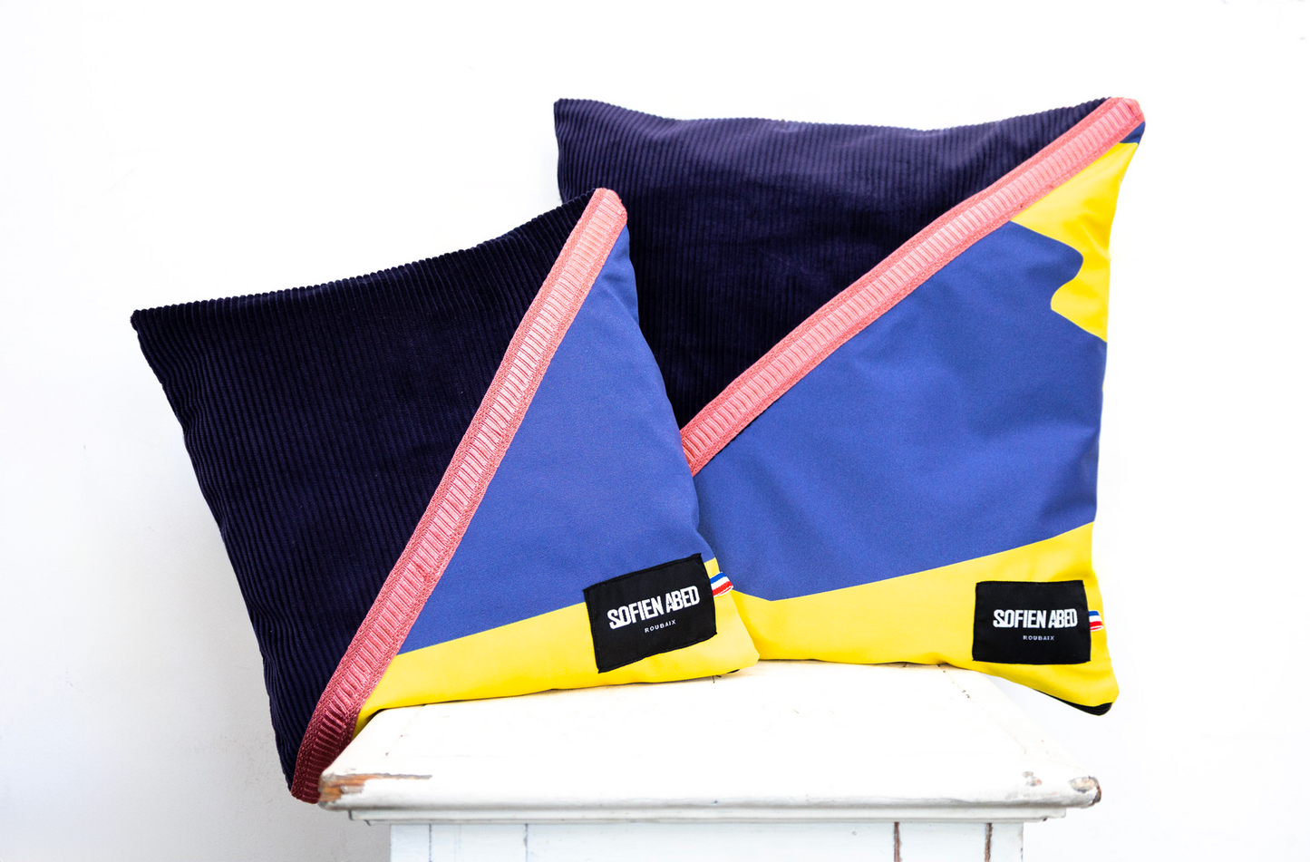 COUSSIN D'INTÉRIEUR UPCYCLÉ DÉTAIL VELOUR GRAND - PIÈCE UNIQUE