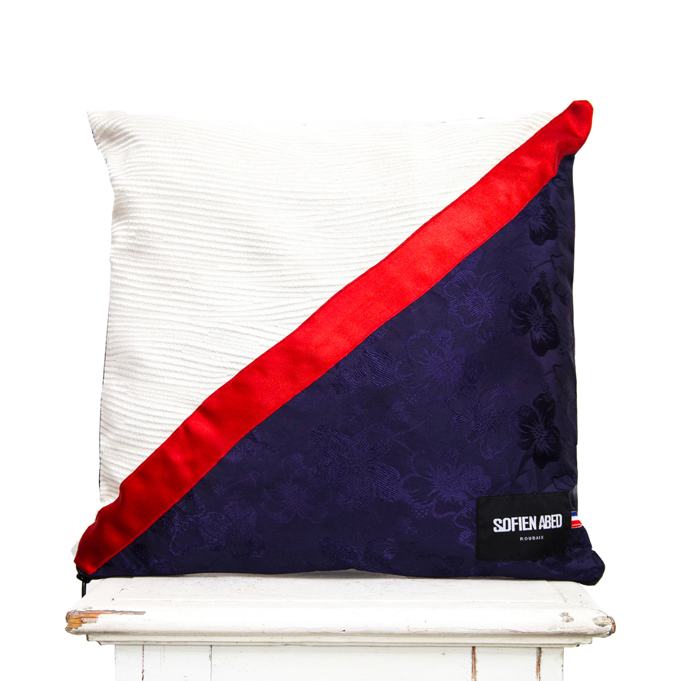 COUSSIN D'INTÉRIEUR UPCYCLÉ DÉTAIL MATIÈRES GRAND - PIÈCE UNIQUE