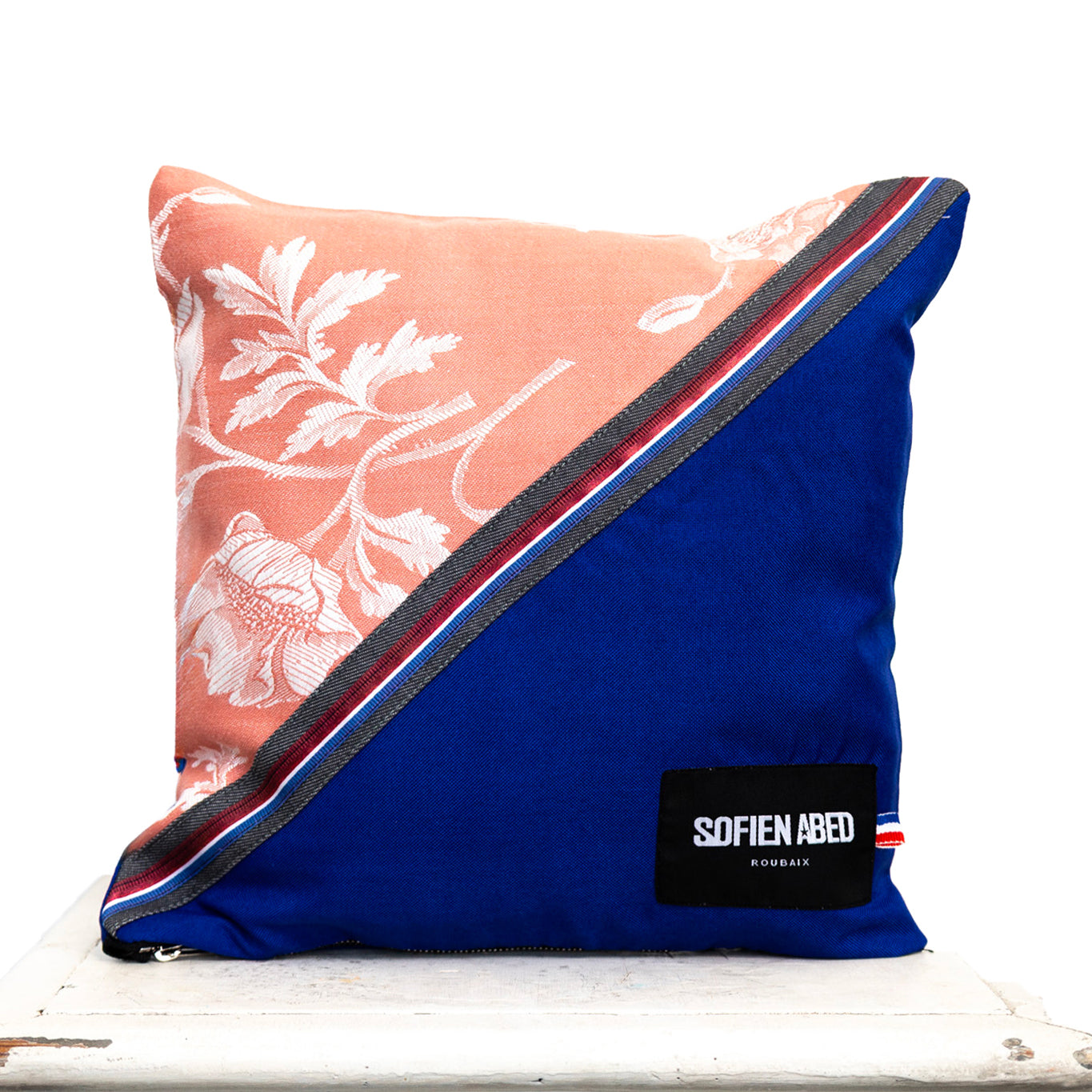 COUSSIN D'INTÉRIEUR UPCYCLÉ DÉTAIL TAPISSERIE PETIT - PIÈCE UNIQUE