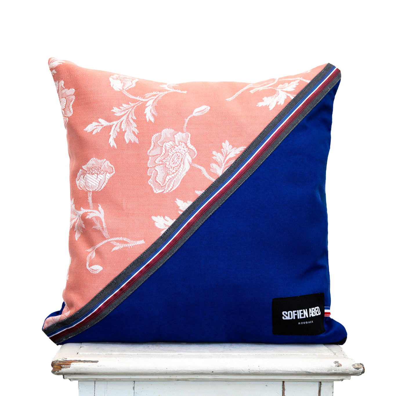 COUSSIN D'INTÉRIEUR UPCYCLÉ DÉTAIL TAPISSERIE GRAND - PIÈCE UNIQUE