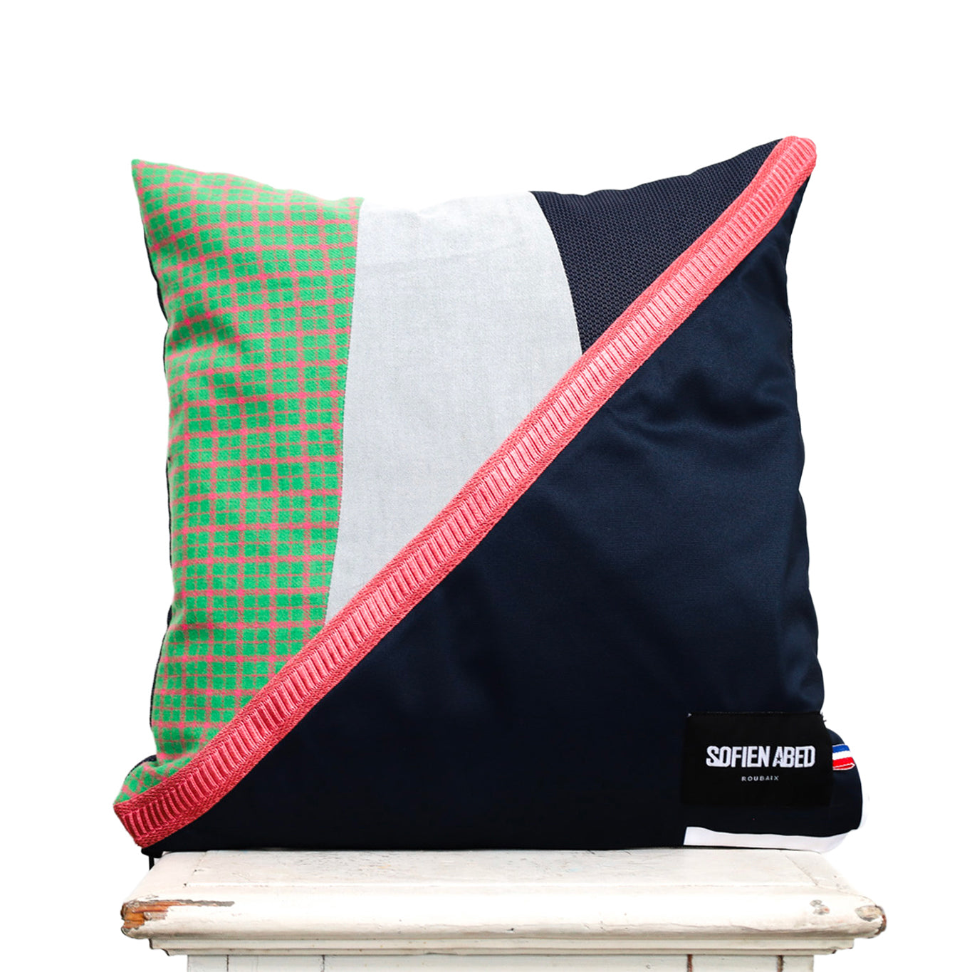 COUSSIN D'INTÉRIEUR UPCYCLÉ DÉTAIL ROSE GRAND - PIÈCE UNIQUE