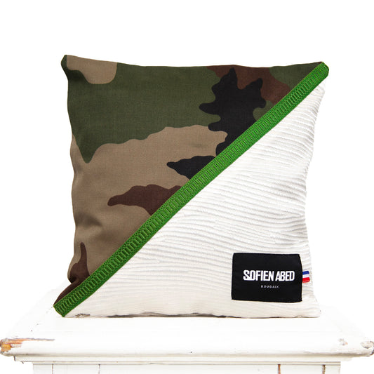 COUSSIN D'INTÉRIEUR UPCYCLÉ DÉTAIL MILITAIRE PETIT - PIÈCE UNIQUE