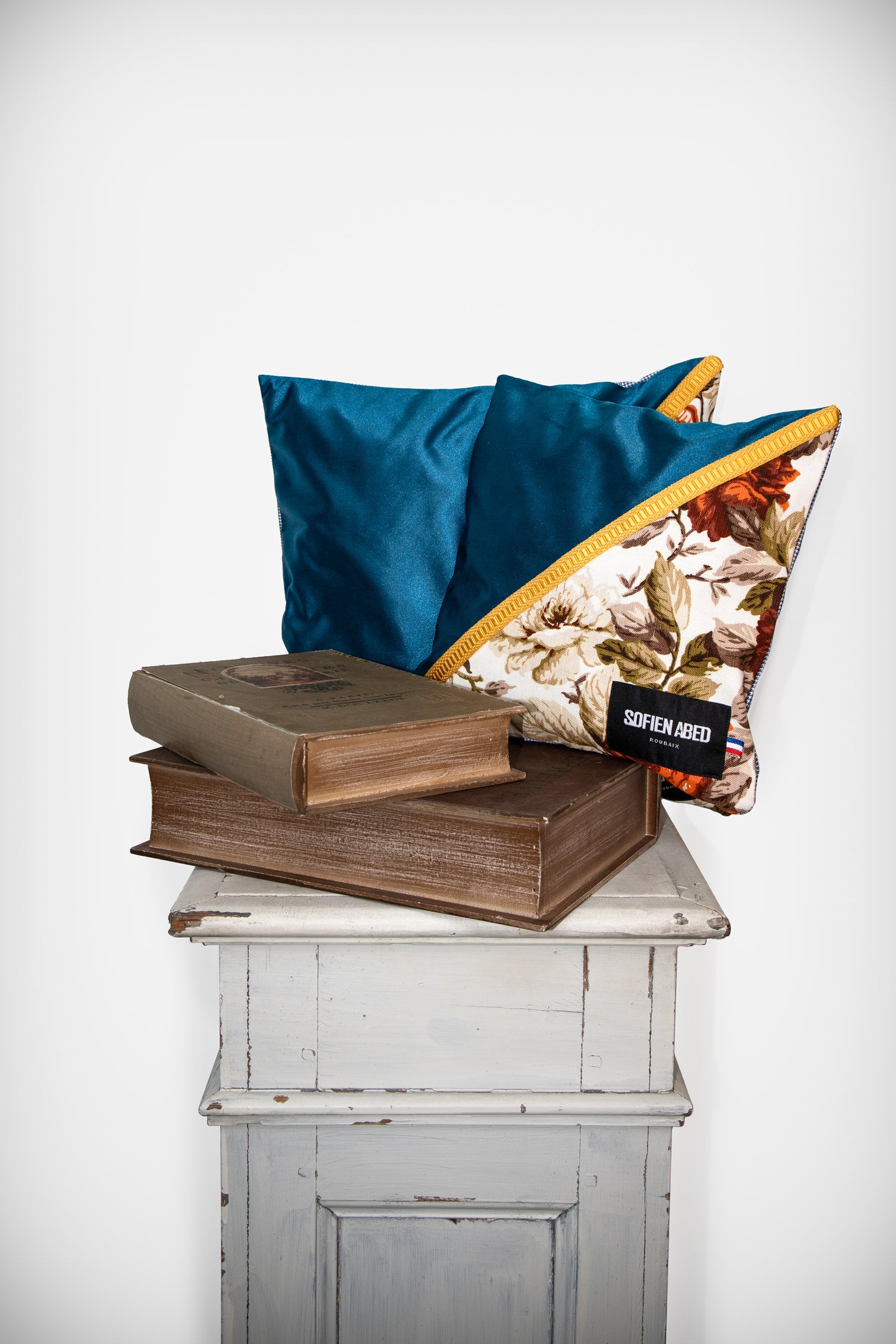 COUSSIN D'INTÉRIEUR UPCYCLÉ DÉTAIL FLORAL PETIT - PIÈCE UNIQUE